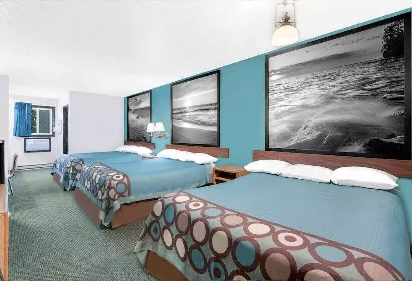 مُتل Super 8 By Wyndham Huron