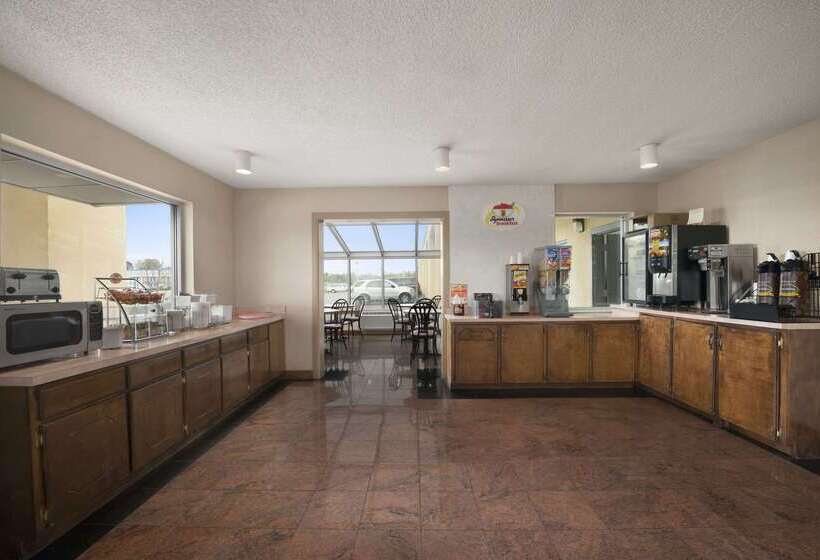 Motel Super 8 By Wyndham Meridian