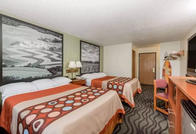 فندق على الطريق Super 8 By Wyndham Newton