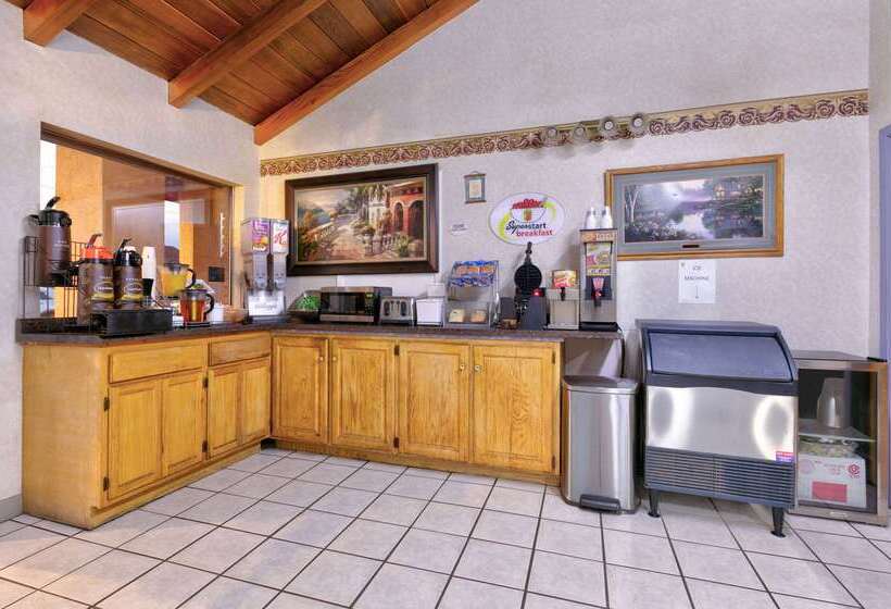 מוטל Super 8 By Wyndham Vernon