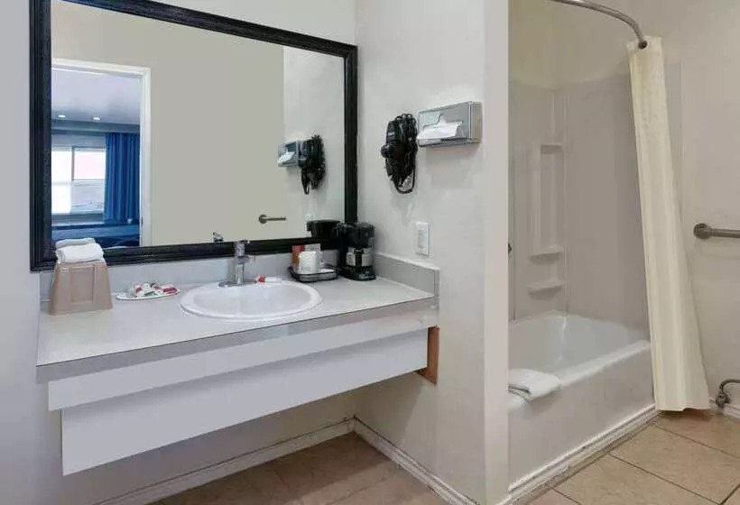 モーテル Super 8 By Wyndham Vernon