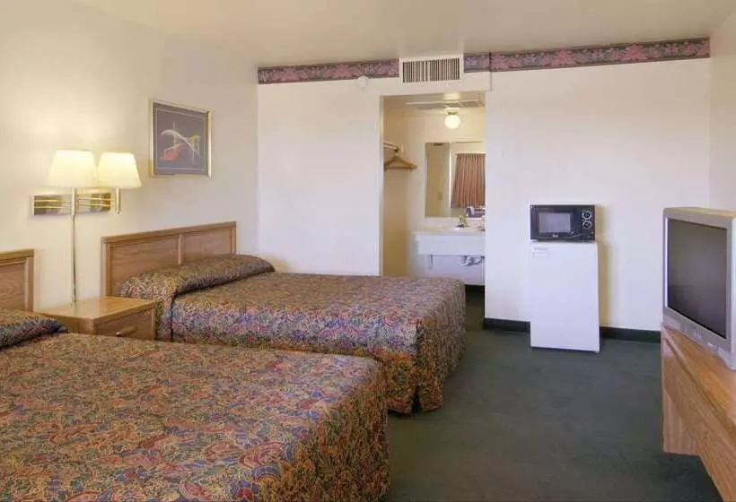 モーテル Super 8 By Wyndham Vernon