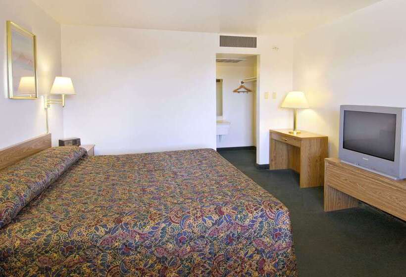 מוטל Super 8 By Wyndham Vernon