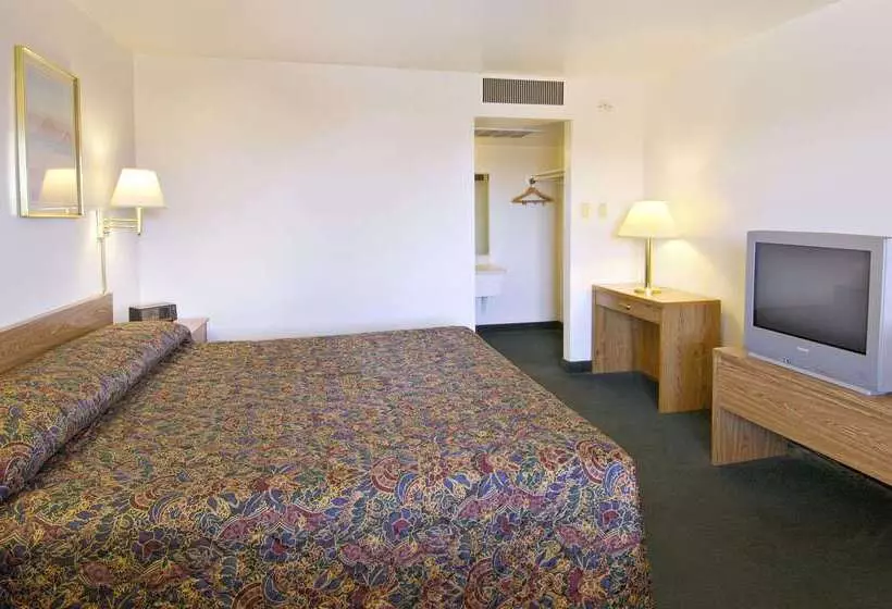 モーテル Super 8 By Wyndham Vernon