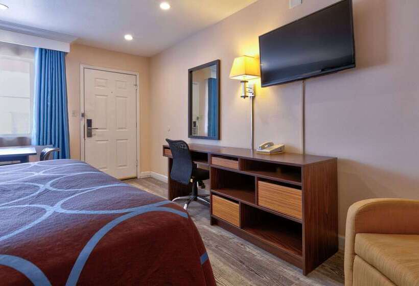 מוטל Super 8 By Wyndham Vernon