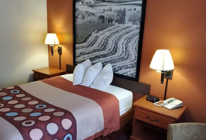 فندق على الطريق Super 8 By Wyndham Waverly