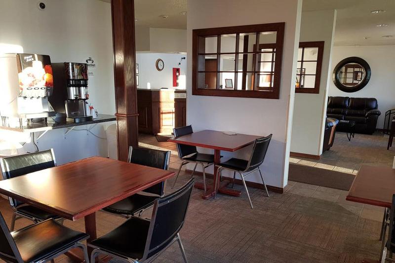 Мотель Coratel Inn & Suites By Jasper Northfield