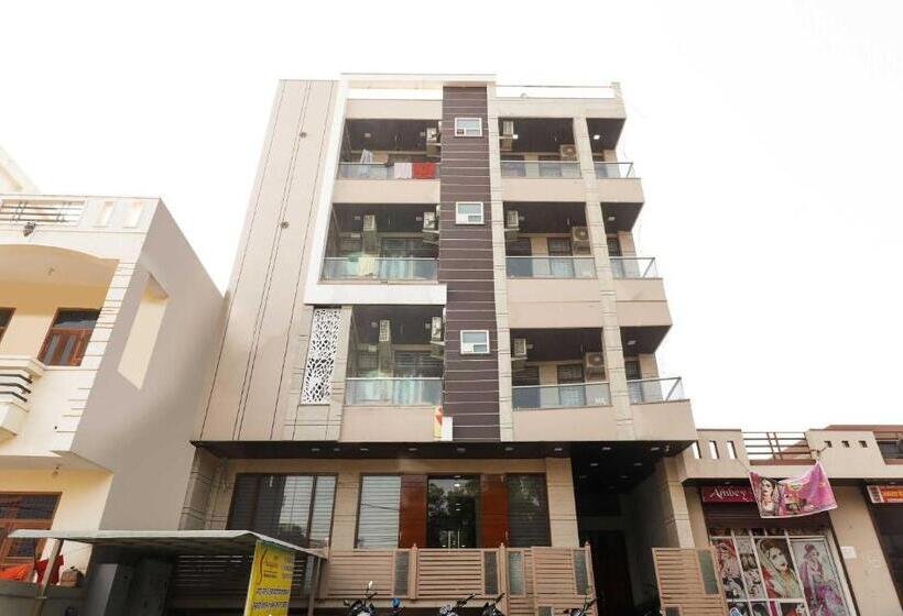 ホテル Flagship Shagun Home