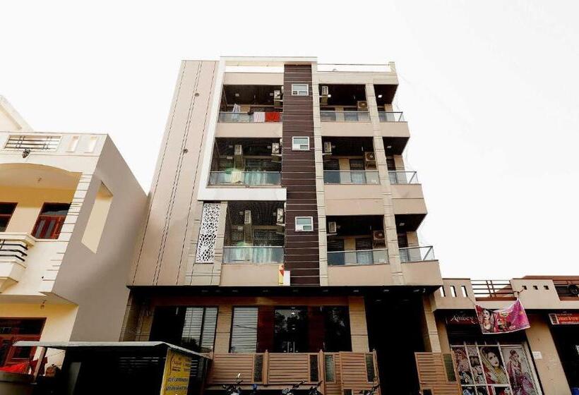 ホテル Flagship Shagun Home