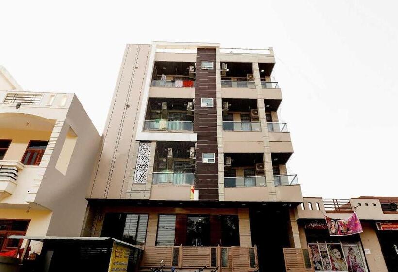 ホテル Flagship Shagun Home