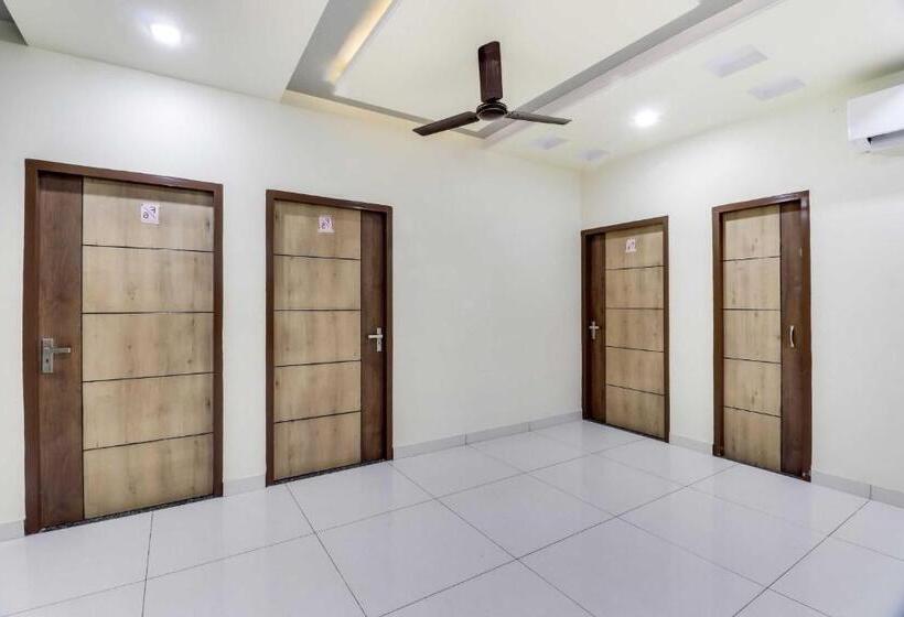 ホテル Flagship Shagun Home