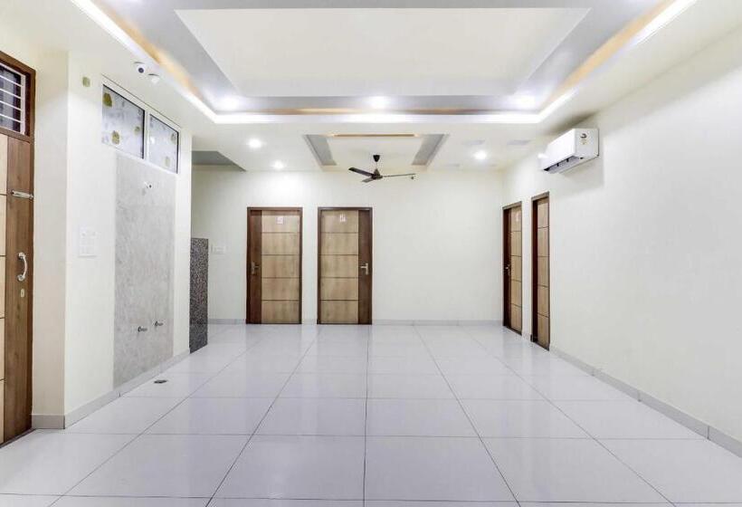 ホテル Flagship Shagun Home