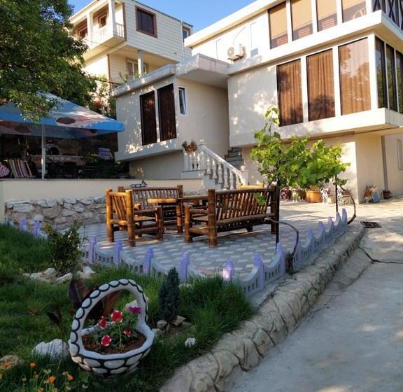 پانسیون Hill Fort Kutaisi