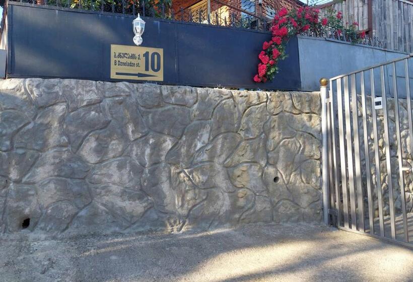 پانسیون Hill Fort Kutaisi