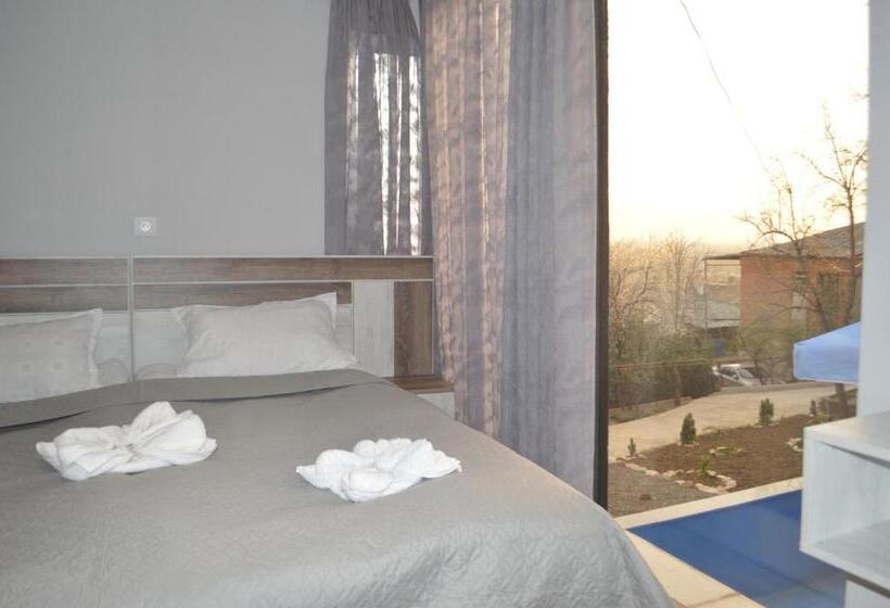 پانسیون Hill Fort Kutaisi