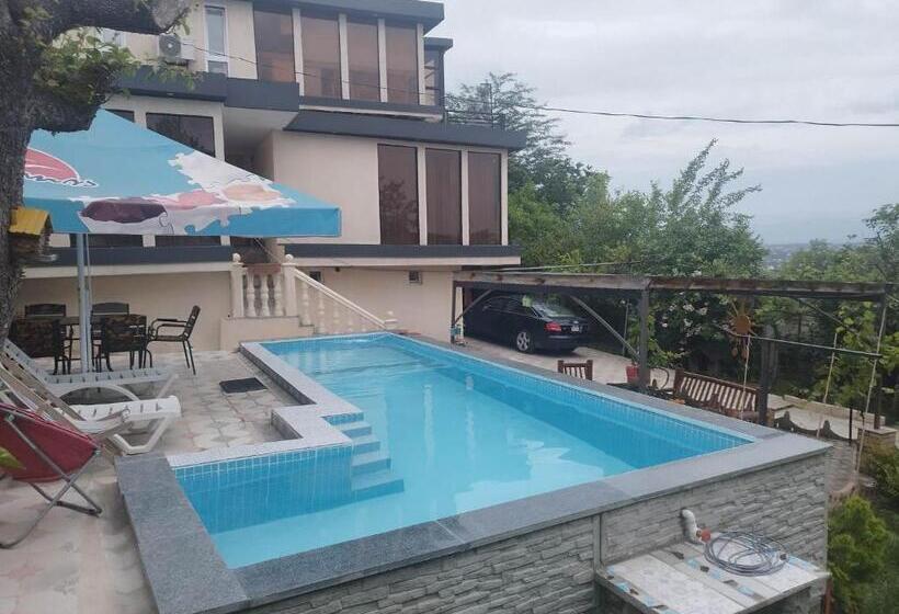 پانسیون Hill Fort Kutaisi