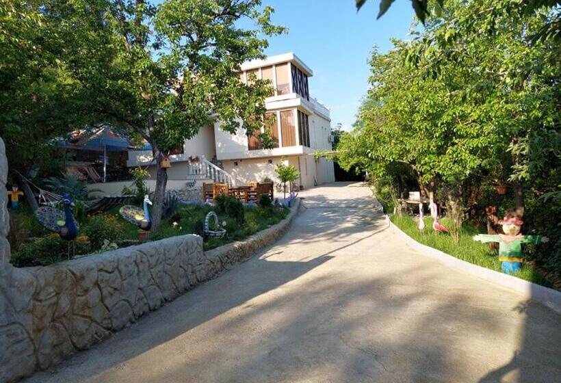 پانسیون Hill Fort Kutaisi