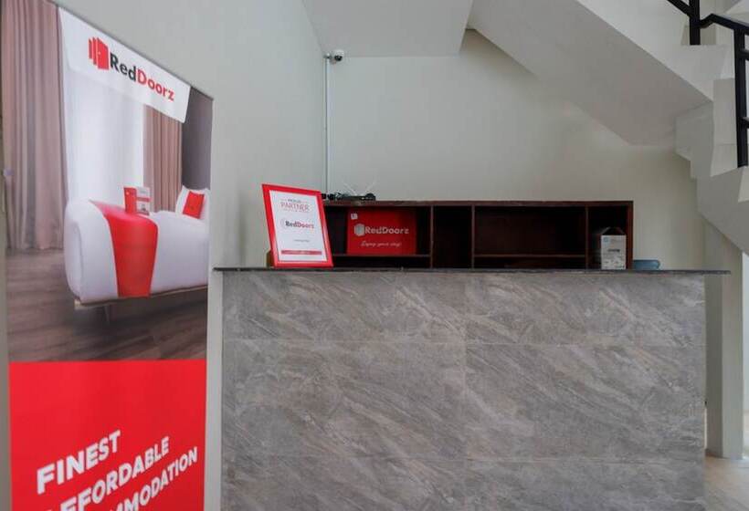 بنسيون Reddoorz @ Jalan Kartini Semarang