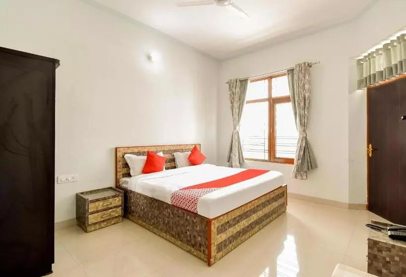 ホテル O Kusum Lodge
