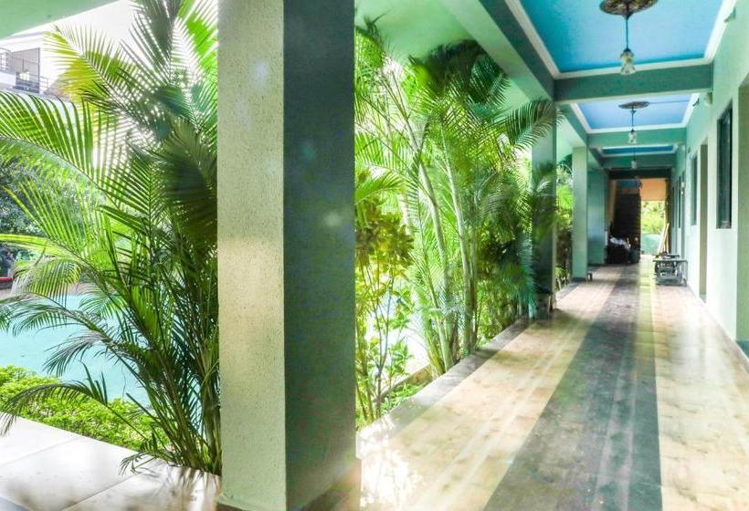 هتل Oyo 66633 Maitri Cottage