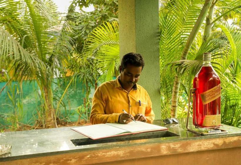 هتل Oyo 66633 Maitri Cottage