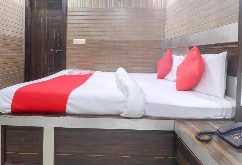 ホテル Oyo 67212 Jain S & Isbt Agra