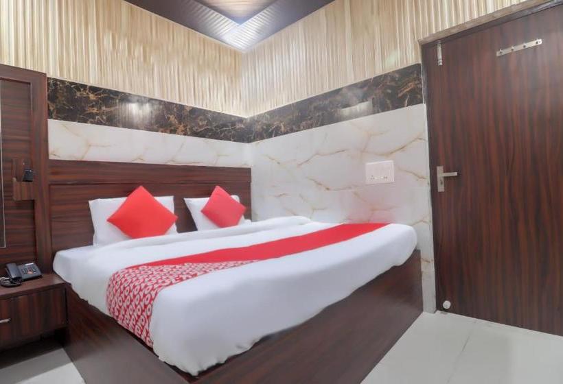 ホテル Oyo 67212 Jain S & Isbt Agra