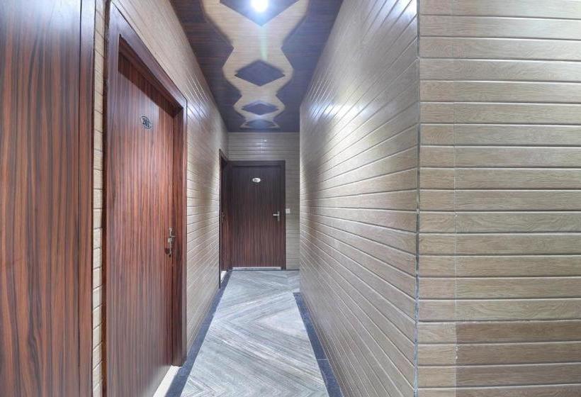 ホテル Oyo 67212 Jain S & Isbt Agra