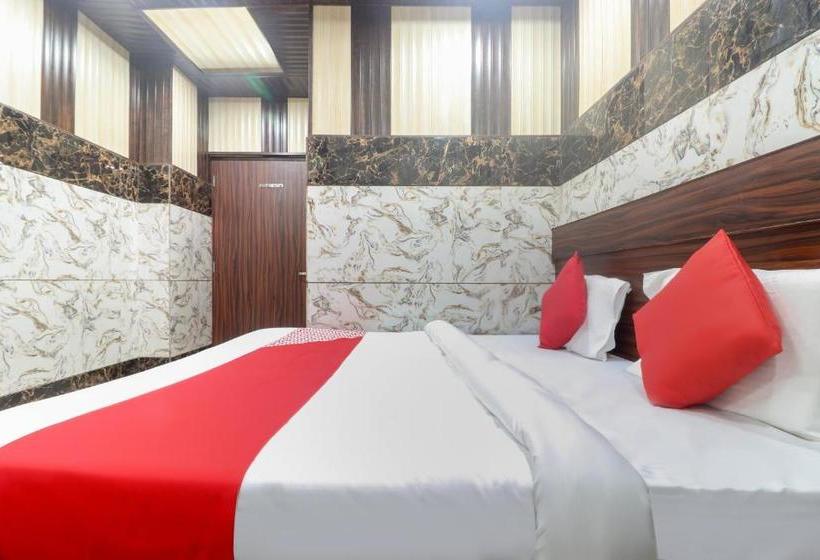 ホテル Oyo 67212 Jain S & Isbt Agra