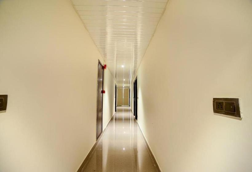 Отель Oyo 67933  Shrinath Bhawan