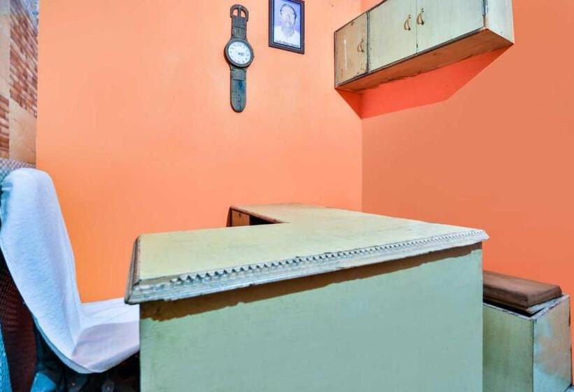 בית מלון כפרי Spot On Royal Residency