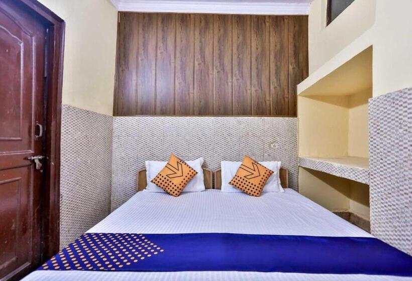 בית מלון כפרי Spot On Royal Residency