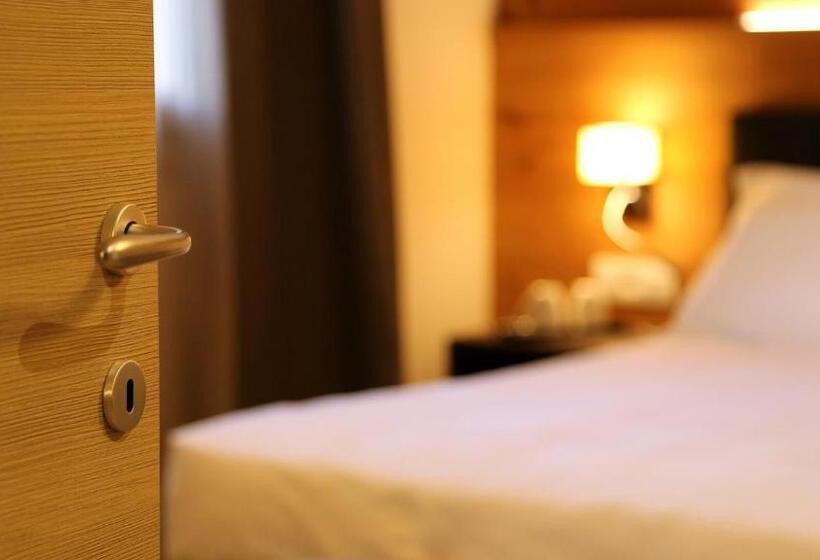 Отель Dada Mountain