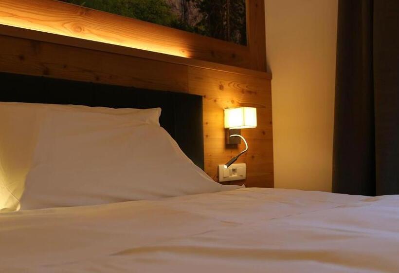 Отель Dada Mountain