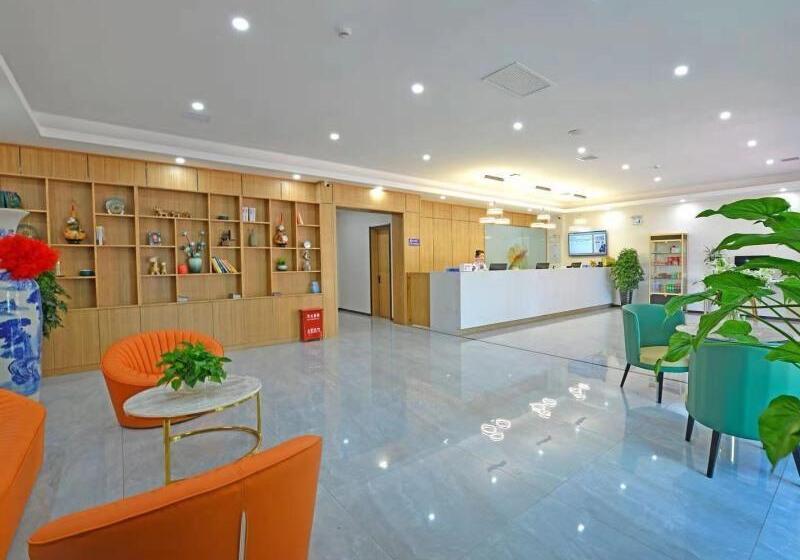 ホテル Green Tree Inn Express Qinhuangdao Shanhaiguan Railway Station Tianxia Diyiguan