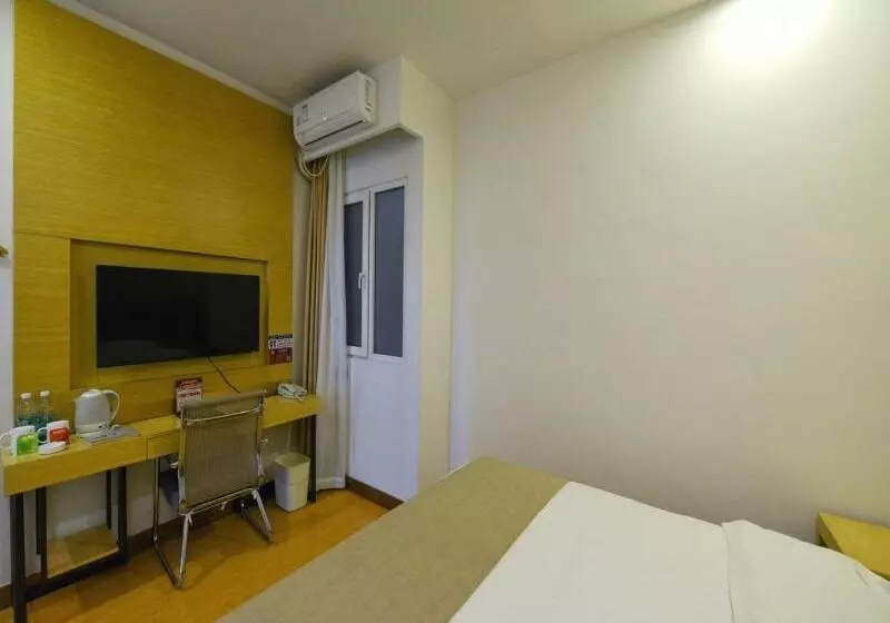 هتل Greentree Inn Dalian Dalian North Railway Station Express