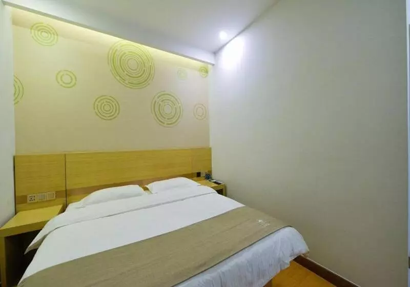 هتل Greentree Inn Dalian Dalian North Railway Station Express