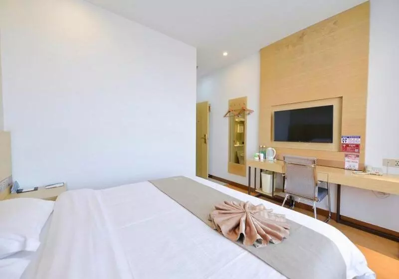 هتل Greentree Inn Dalian Dalian North Railway Station Express