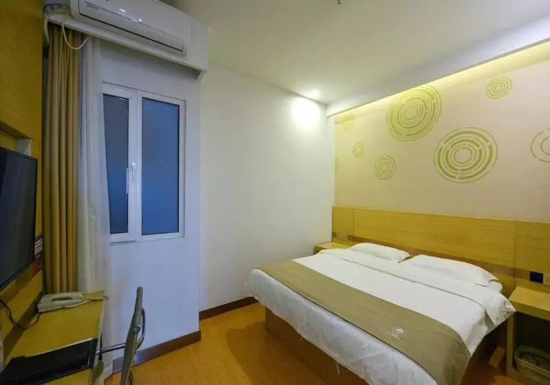 هتل Greentree Inn Dalian Dalian North Railway Station Express