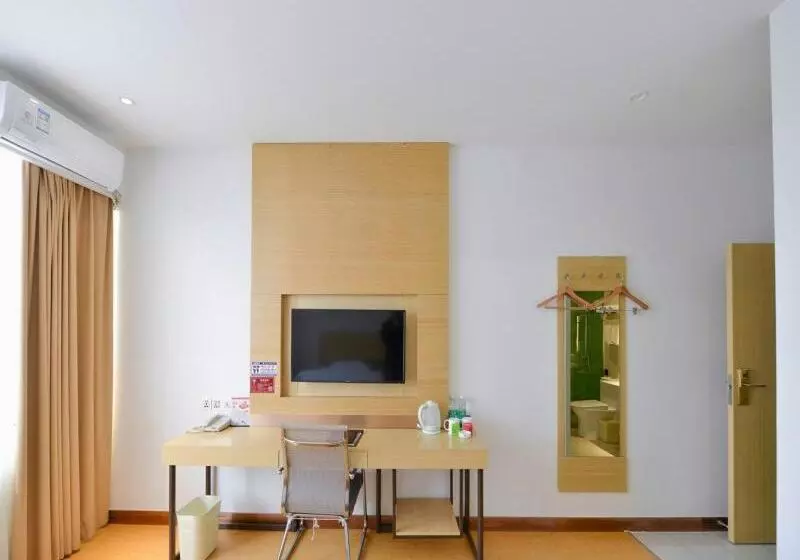 هتل Greentree Inn Dalian Dalian North Railway Station Express