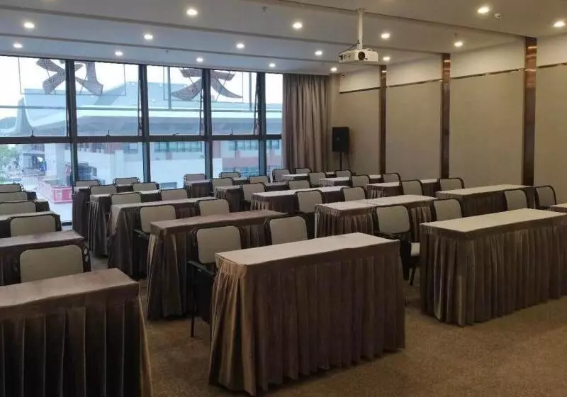 ホテル Greentree Inn Guiyang Wudang District Highspeed Railway East Station
