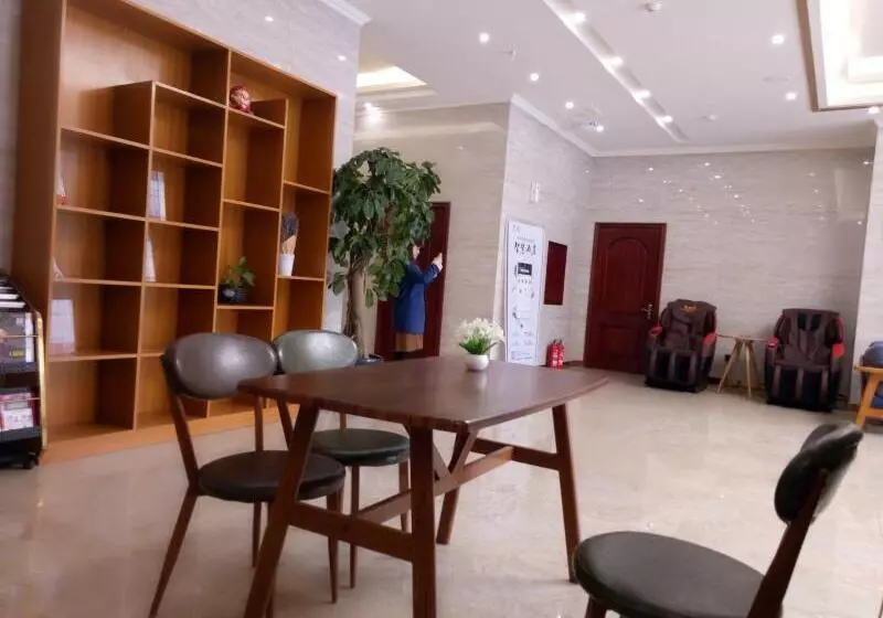 Hotelli Greentree Inn Ziyang Lezhi Government Tianchi Town Express