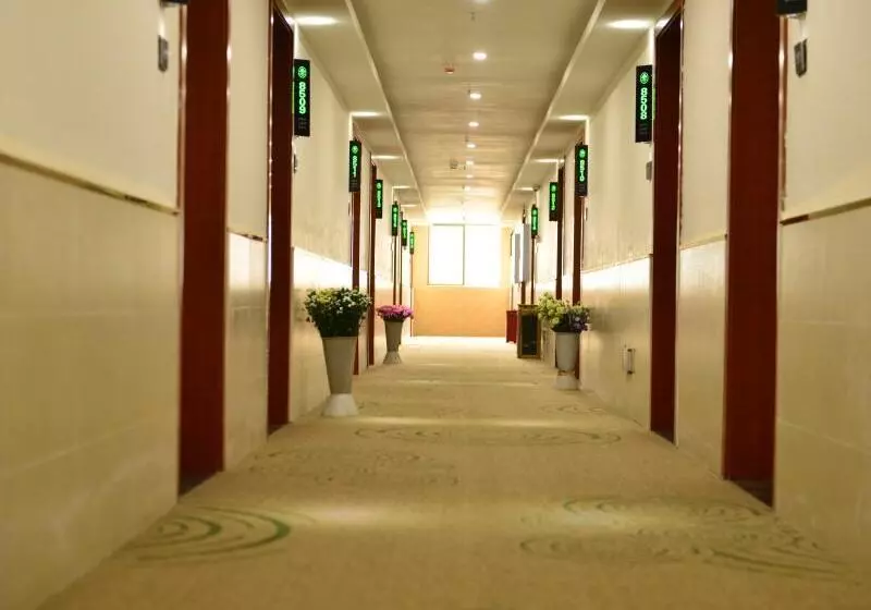 Hotelli Greentree Inn Ziyang Lezhi Government Tianchi Town Express