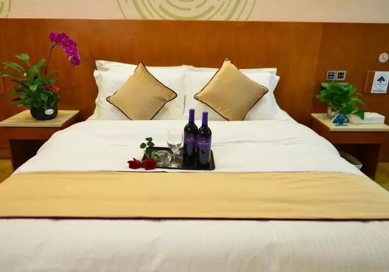 Hotelli Greentree Inn Ziyang Lezhi Government Tianchi Town Express