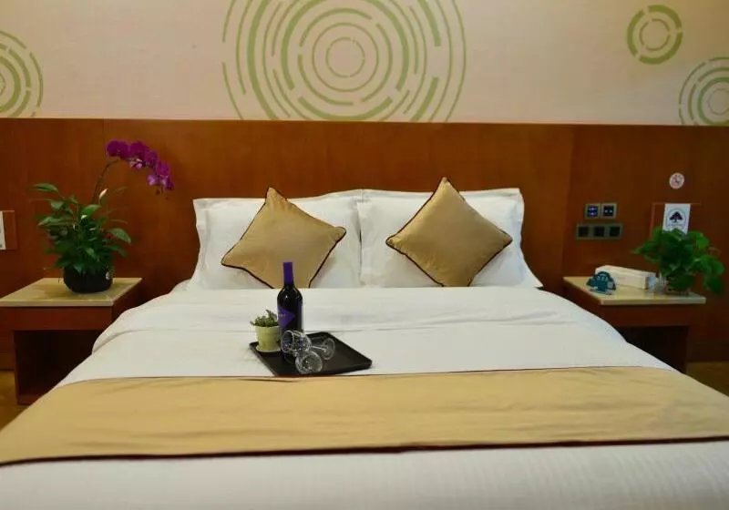 Hotelli Greentree Inn Ziyang Lezhi Government Tianchi Town Express