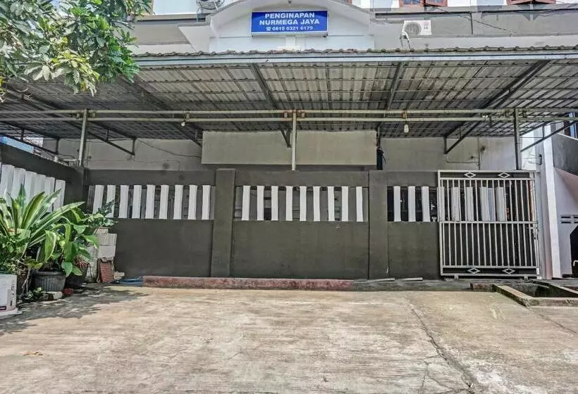 ホテル Spot On 2226 Nurmega Jaya