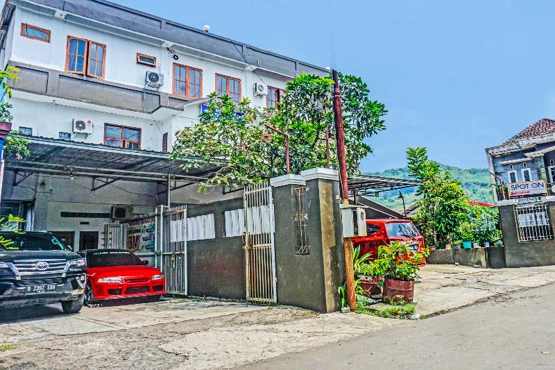 Otel Spot On 2226 Nurmega Jaya