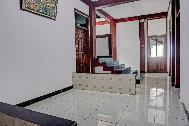 Otel Spot On 2226 Nurmega Jaya