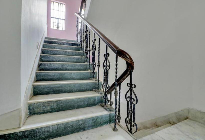 Пансион Elegant Stay Near Dum Dum Park, Salt Lake