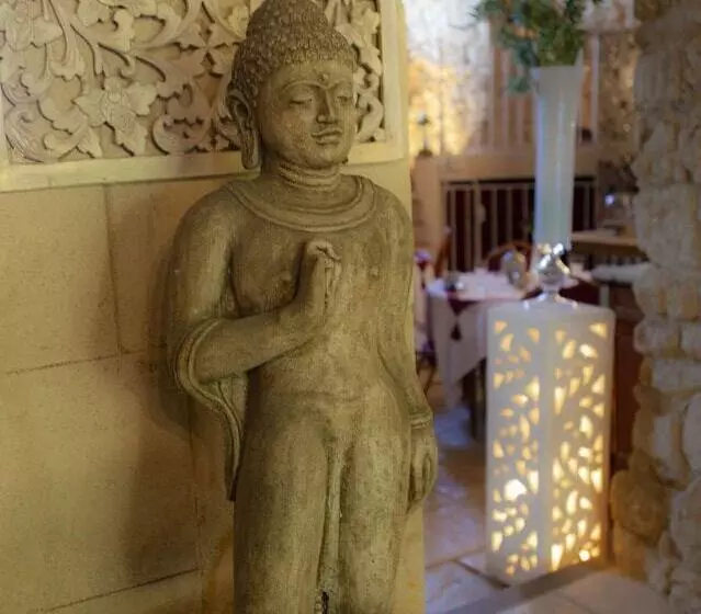 Aamiaismajoitus (B&B) Chateau De Murviel